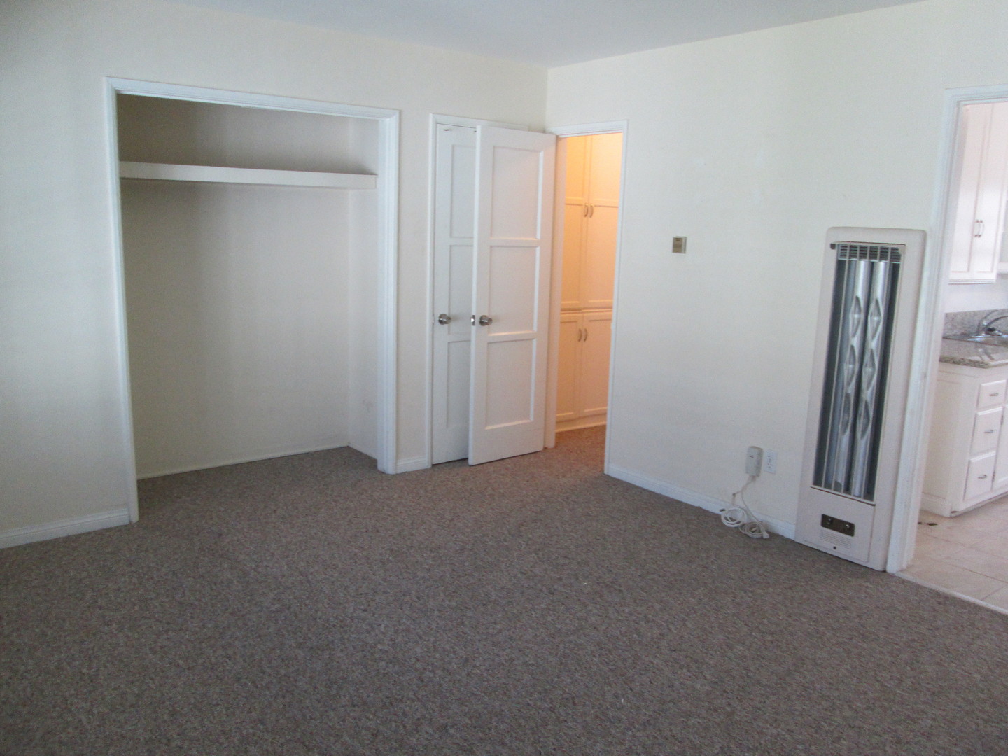 LONG BEACH Apartment: 5289 E THE TOLEDO