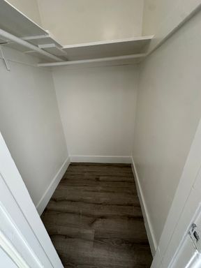 UPPER 1 BEDROOM/ 1 BATH – photo 1