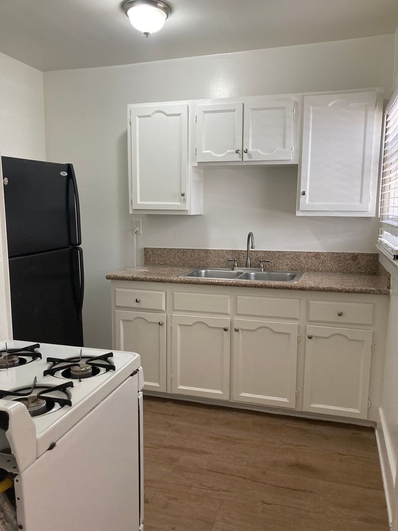 LONG BEACH Apartment: 1151 DAISY AVE