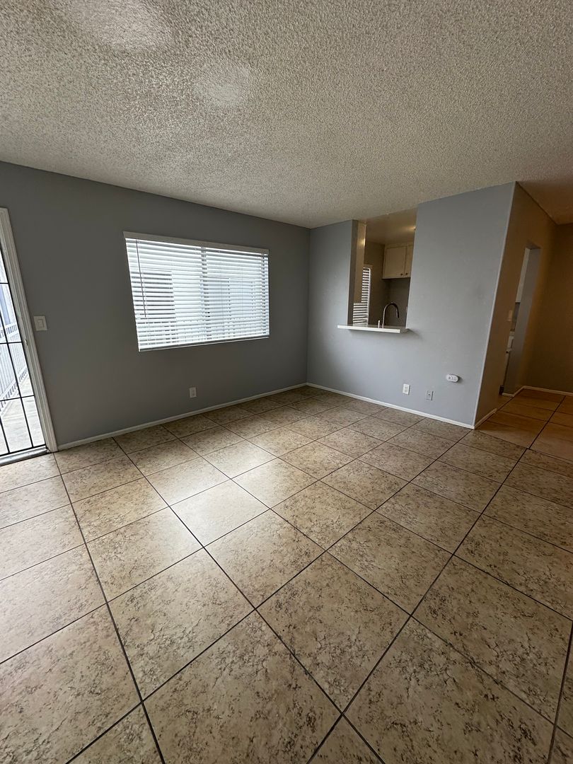 LONG BEACH Apartment: 1088 ALAMITOS AVE