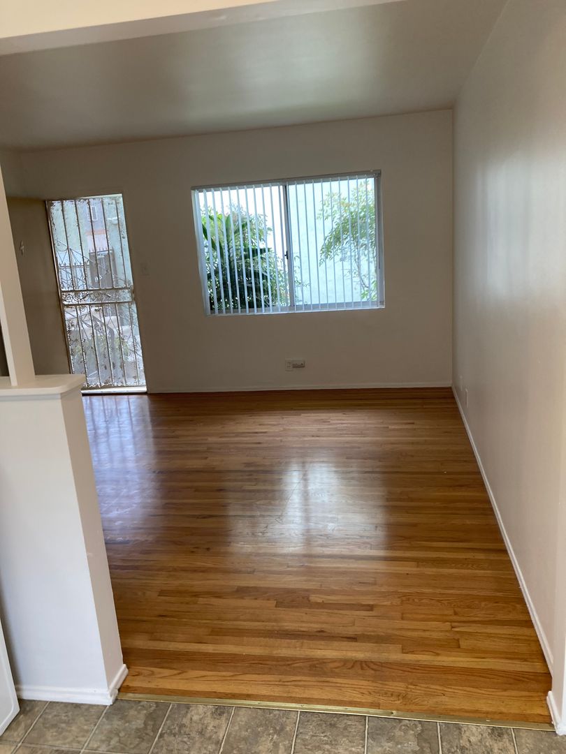 LONG BEACH Apartment: 1410 & 1418 E 3RD ST.