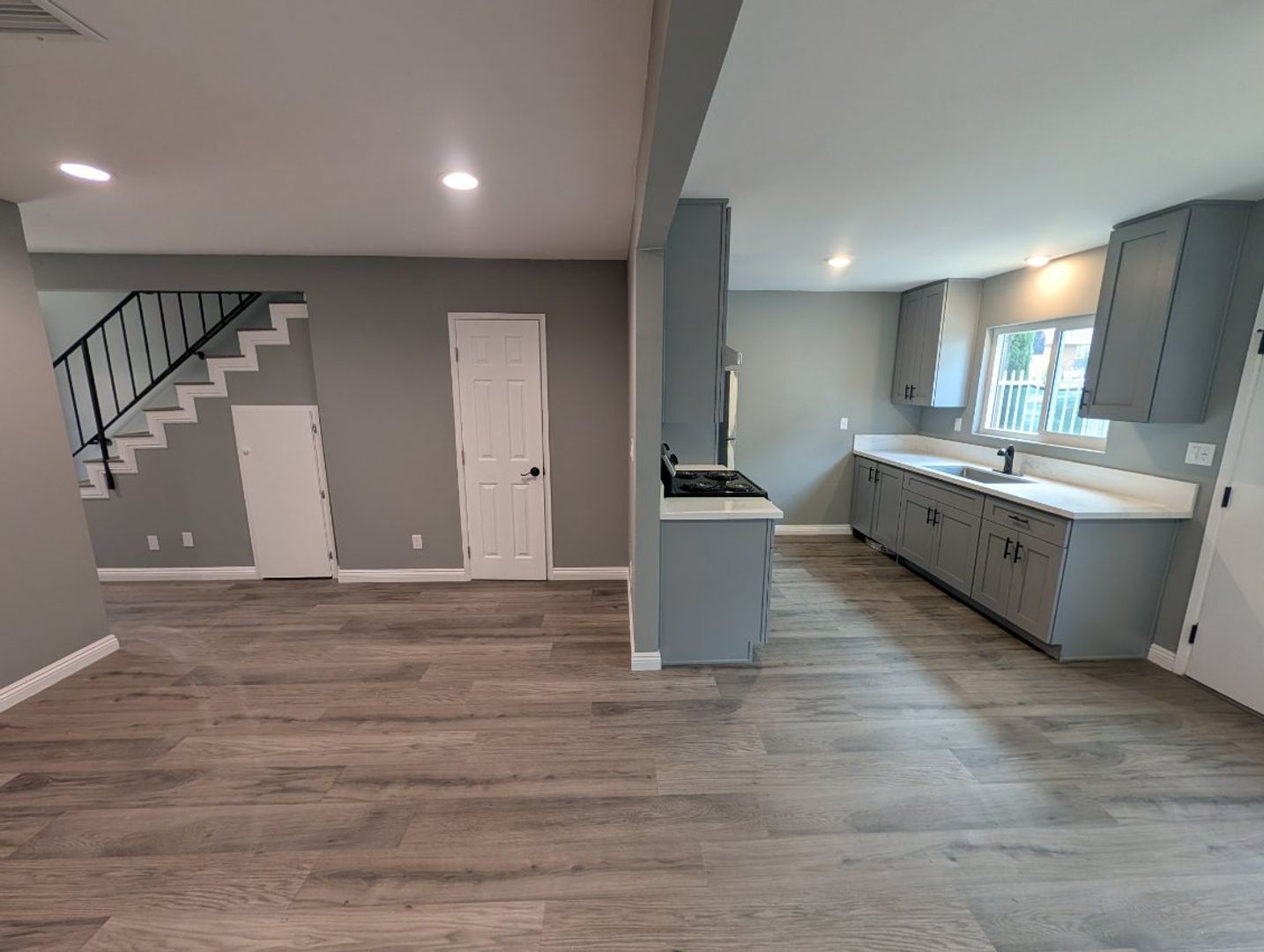 LONG BEACH Apartment: 1129 CHERRY AVE.