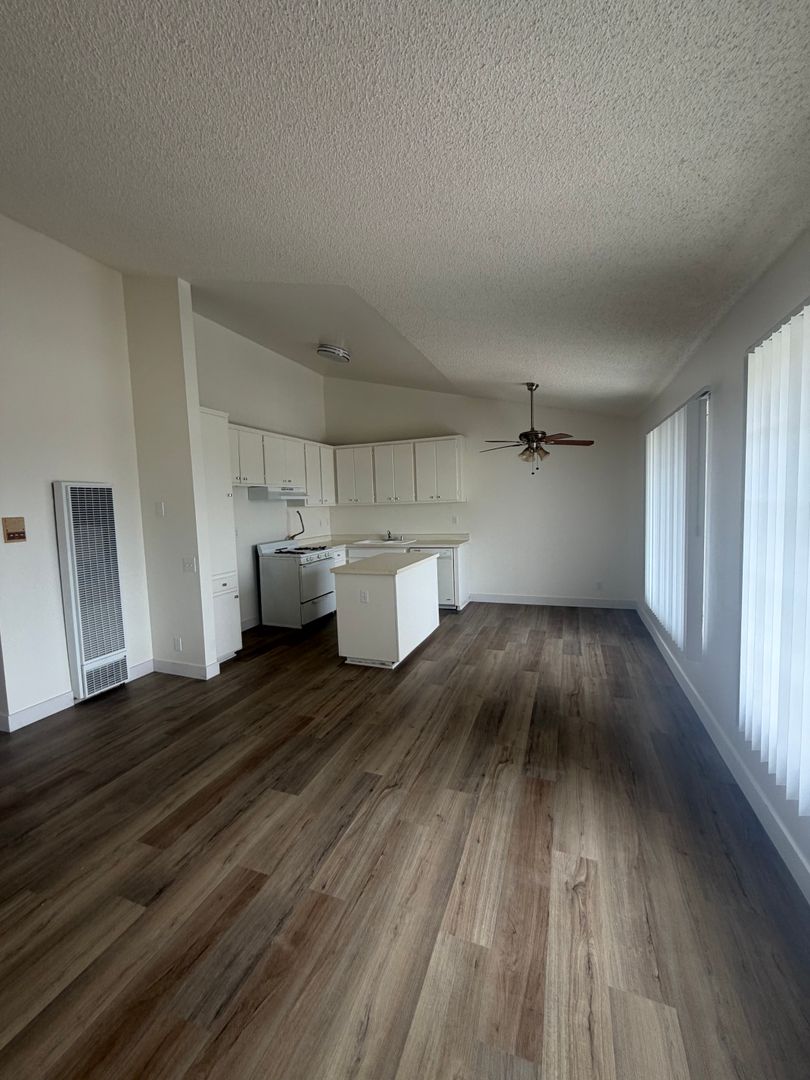 LONG BEACH Apartment: 1502 FREEMAN AVE
