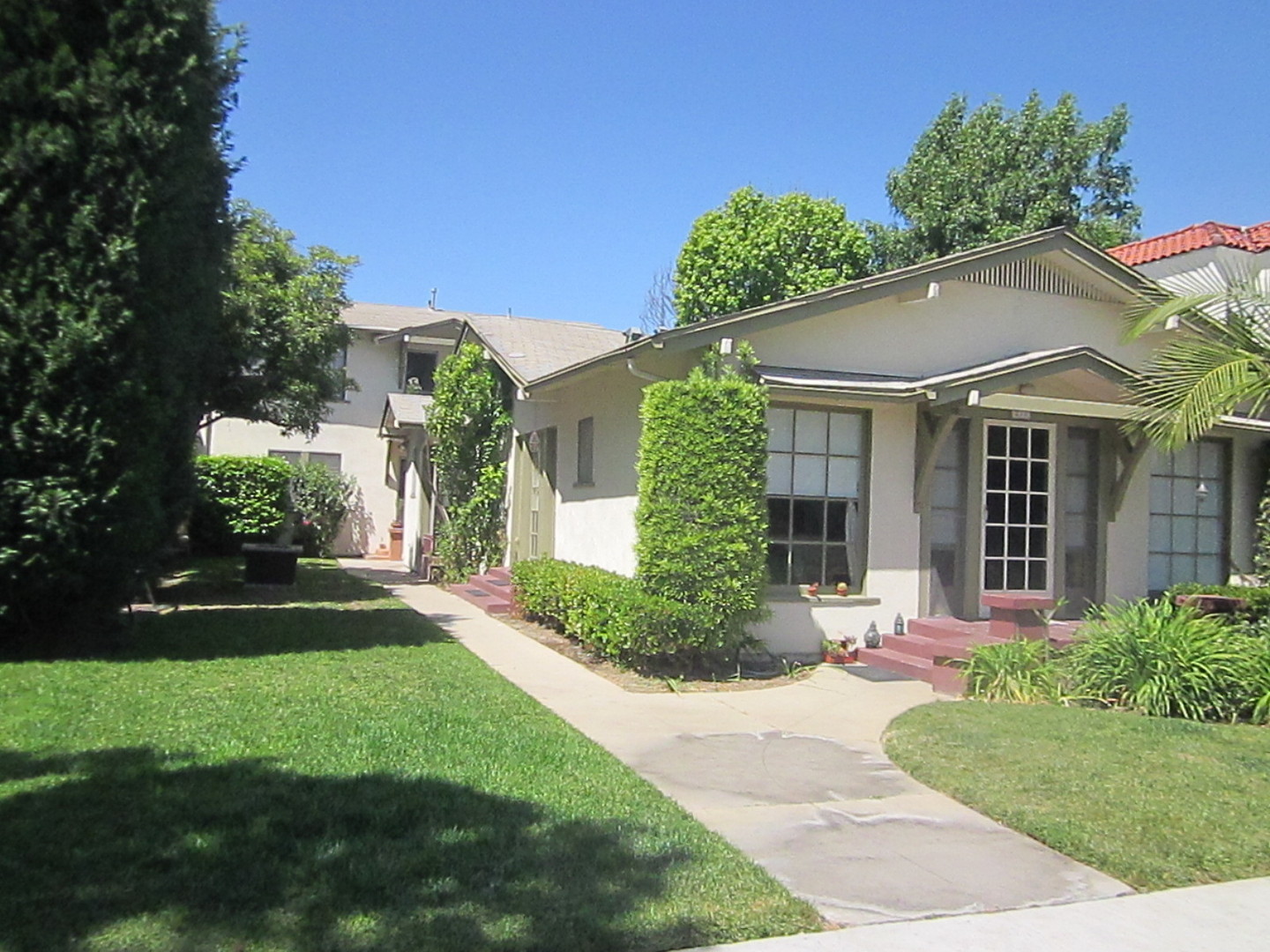 LONG BEACH Apartment: 271 BENNETT AVE.