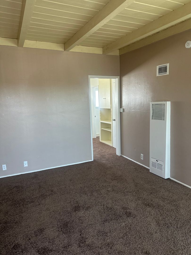 LONG BEACH Apartment: 401 MARKET