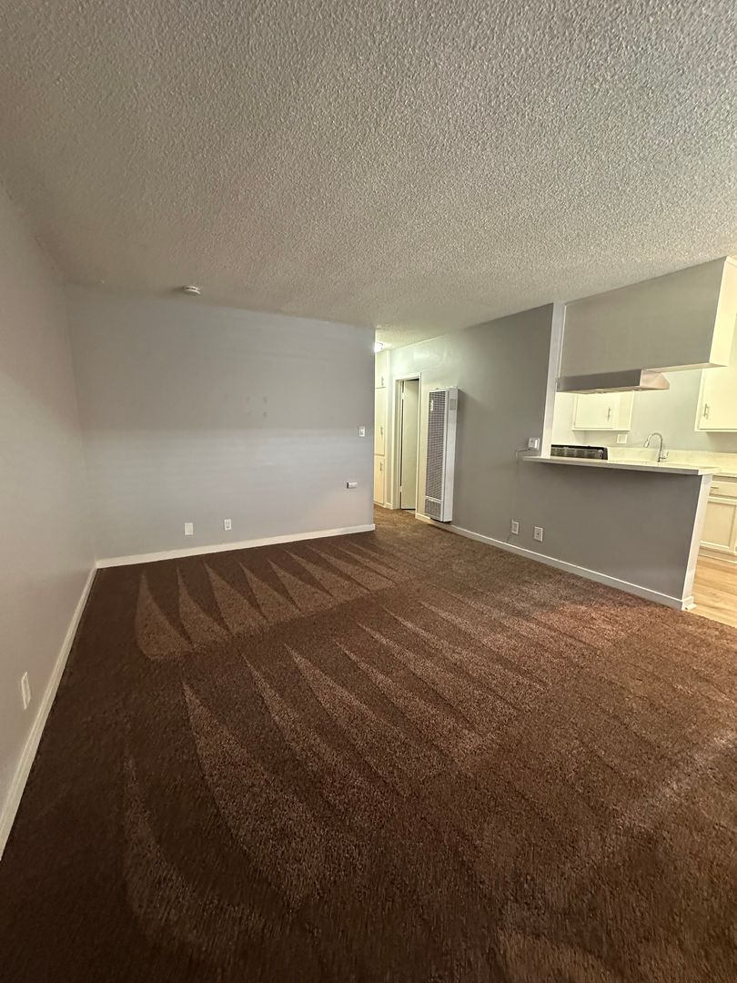 LONG BEACH Apartment: 1074 ST. LOUIS AVE