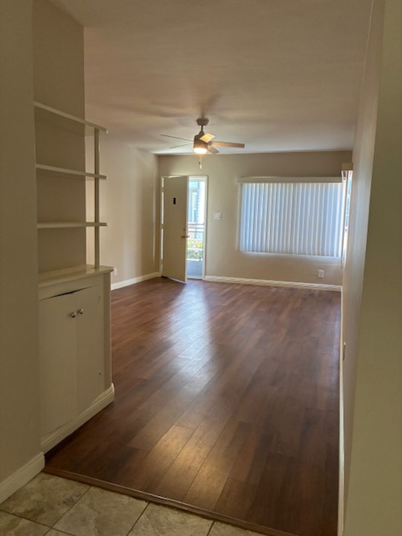 LONG BEACH Apartment: 917 E. 1ST STREET