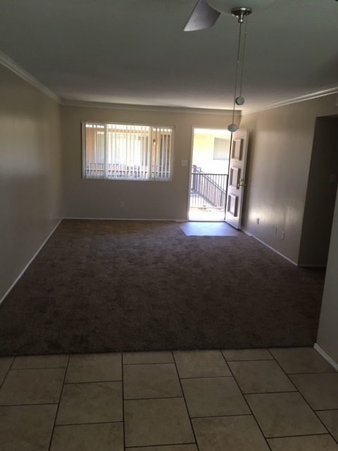 LONG BEACH Apartment: 3027 E. 6TH ST.