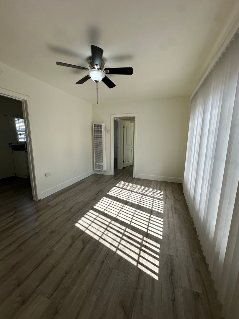 LONG BEACH Apartment: 609-619 W. 7TH ST