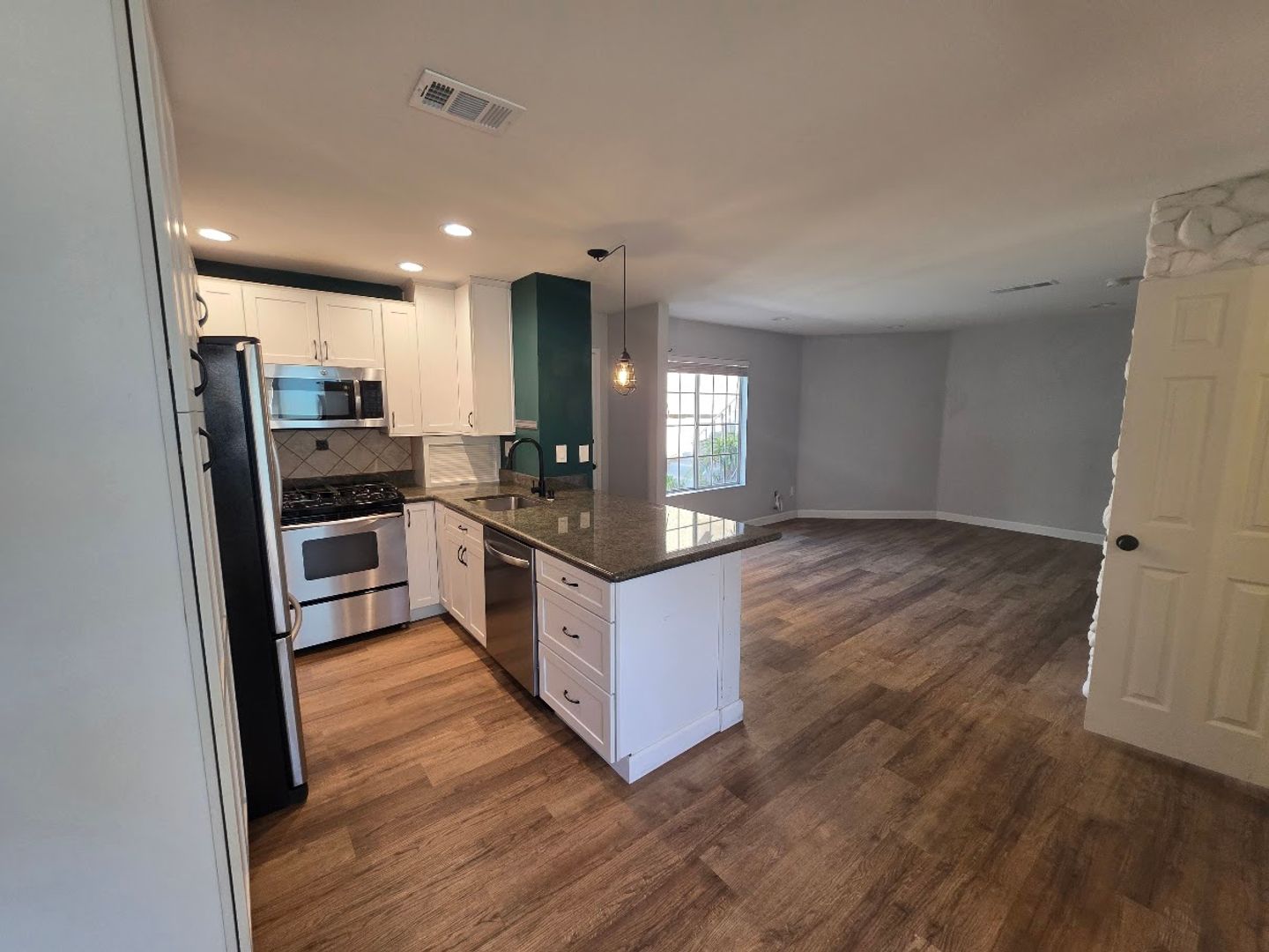 LONG BEACH Condo: 436 LIME AVE. #4