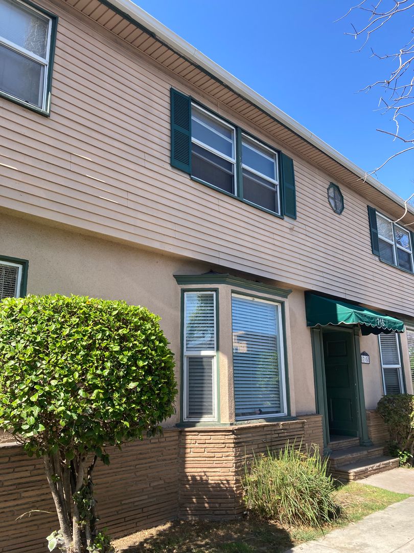 LONG BEACH Apartment: 715 E. 5TH ST