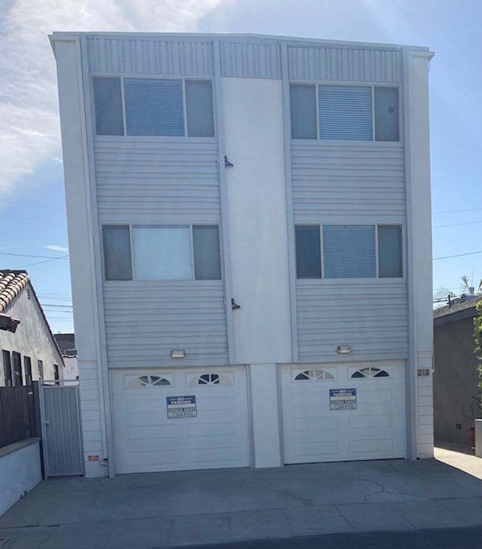 LONG BEACH Apartment: 210 POMONA AVENUE