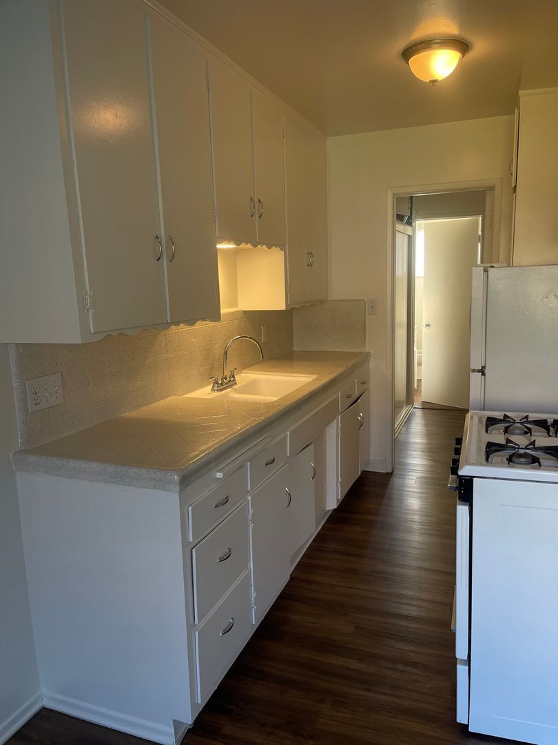 LONG BEACH Apartment: 1915 APPLETON ST