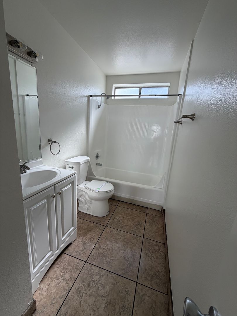 LONG BEACH Apartment: 1088 ALAMITOS AVE