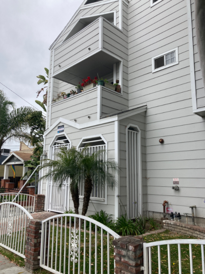 LONG BEACH Apartment: 604 CHERRY AVENUE