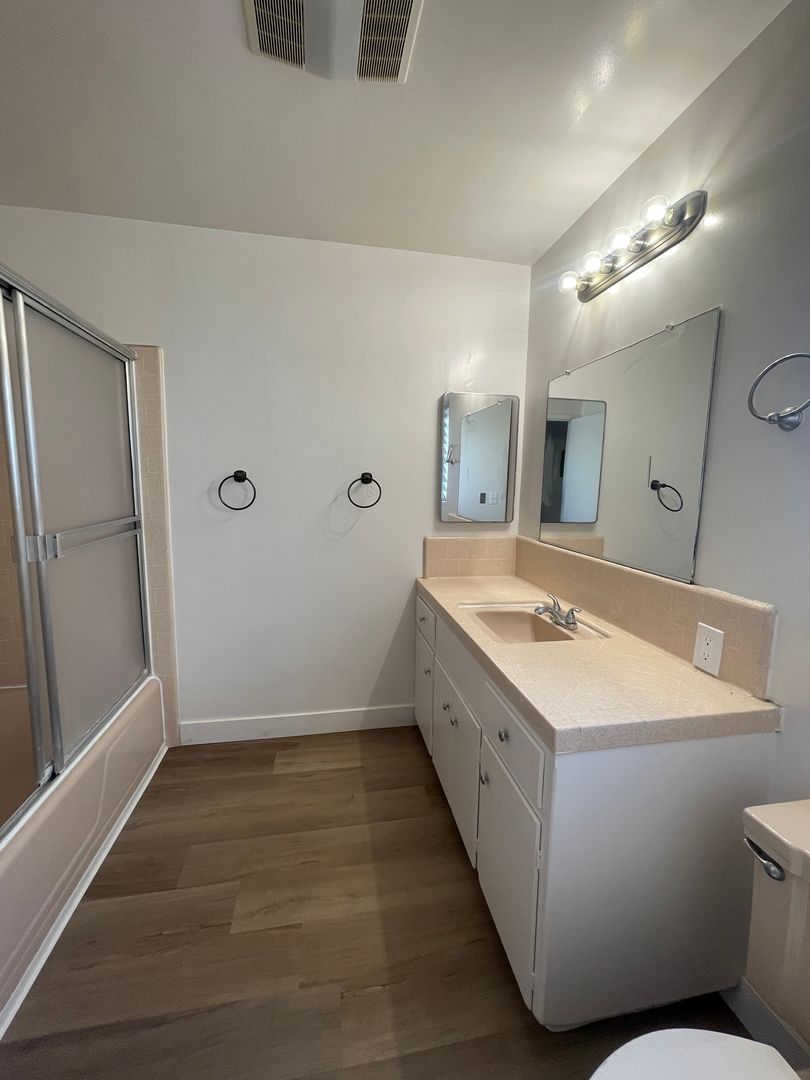 LONG BEACH Apartment: 1706 ERIE ST