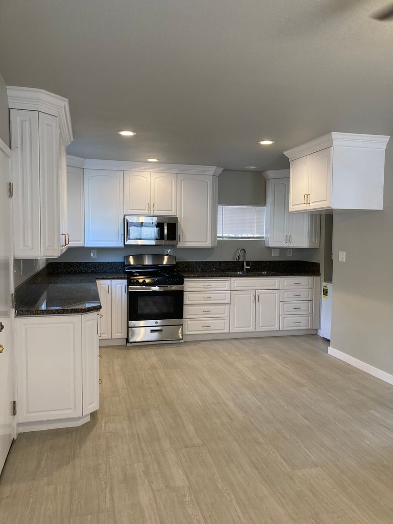 WHITTIER Apartment: 6337-6339 CANOBIE