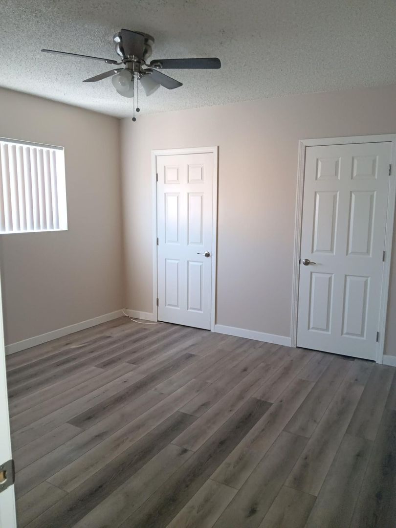 DOWNEY Apartment: 8547 IMPERIAL HIGHWAY