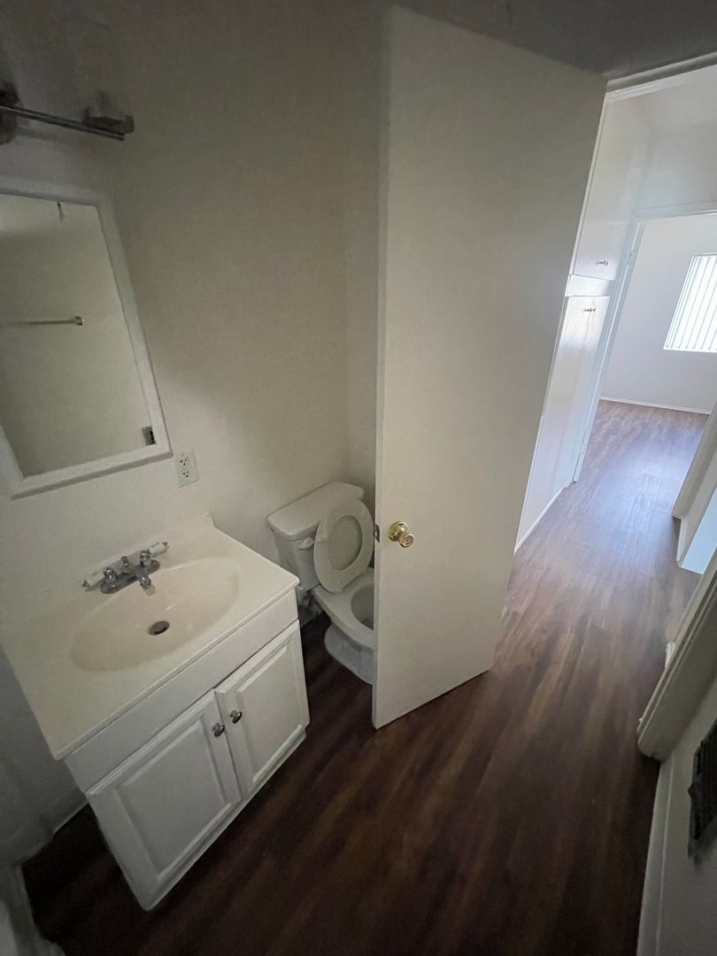 LONG BEACH Apartment: 2034 FLORIDA ST