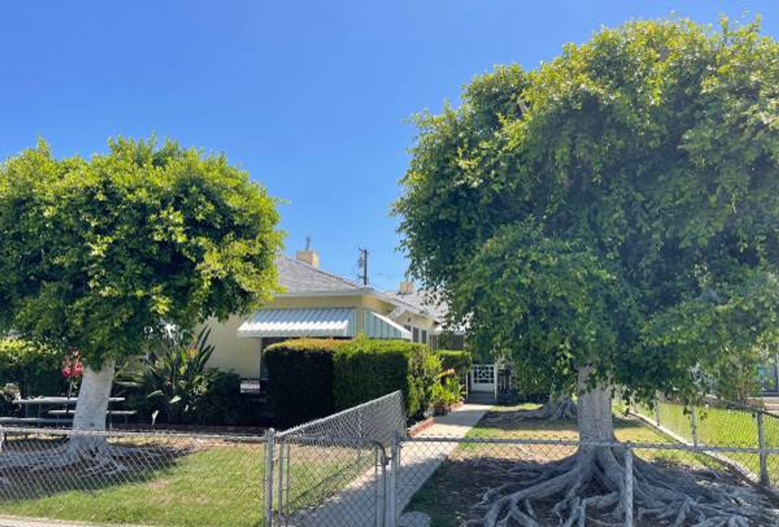 LONG BEACH Apartment: 2272 - 74 GRAND AVENUE
