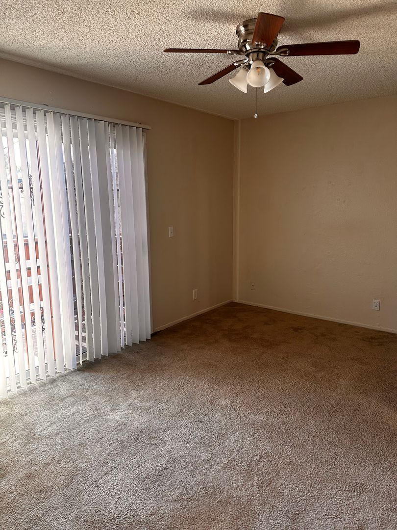LONG BEACH Apartment: 1490 GUNDRY AVE.
