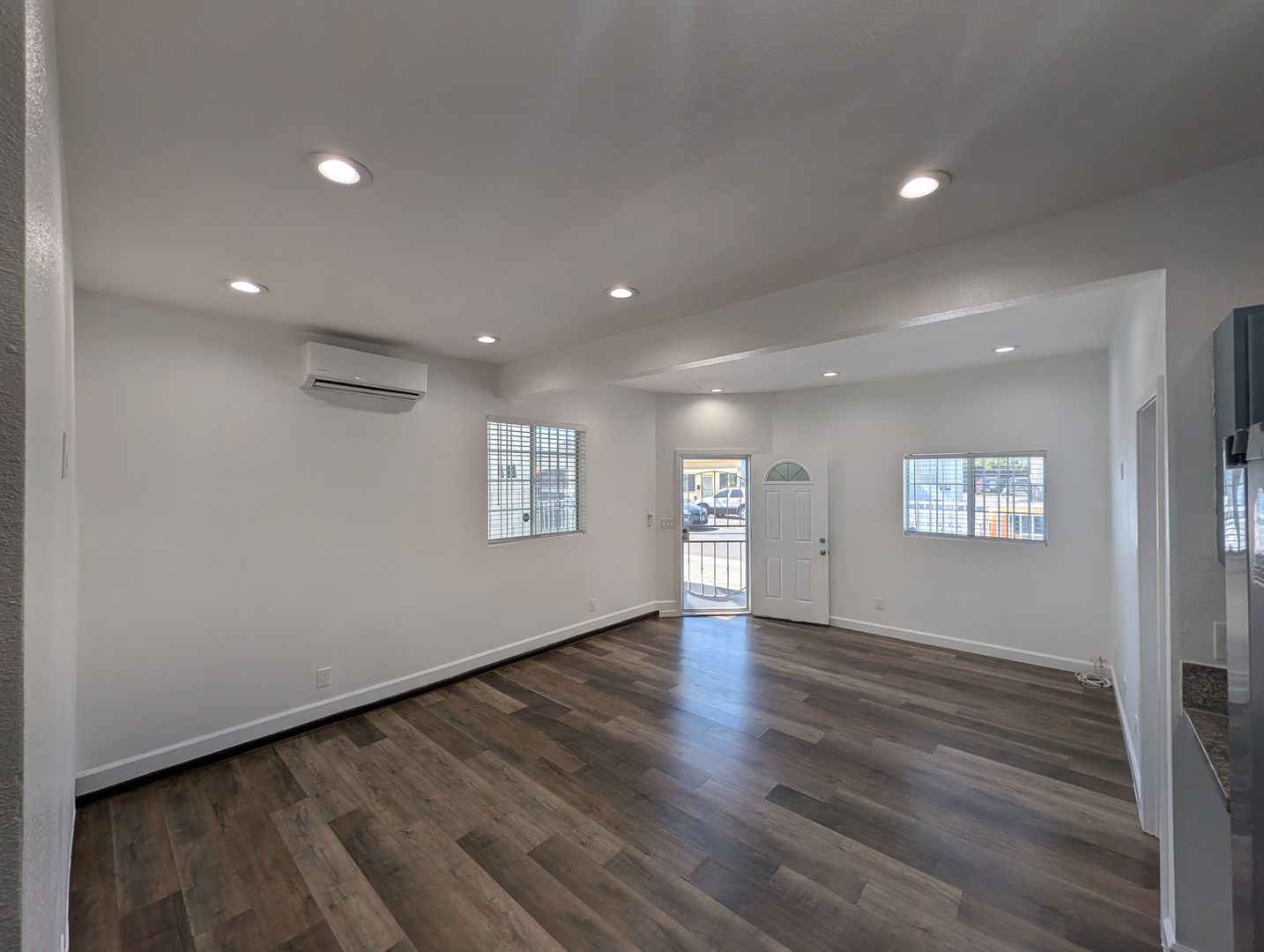 LONG BEACH Apartment: 456 MARKET AVE