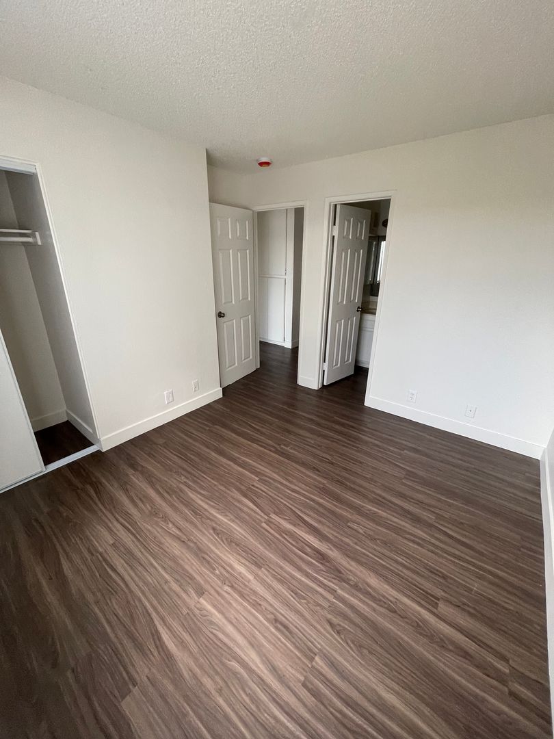 LONG BEACH Apartment: 1115 - 25 TEMPLE AVE.