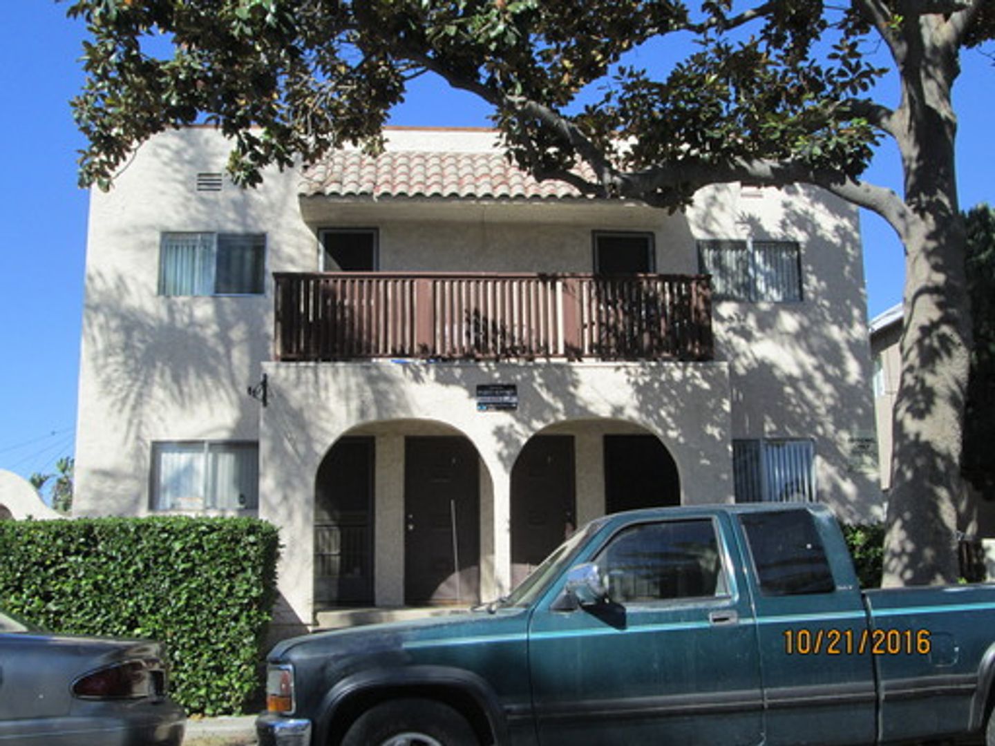 LONG BEACH Apartment: 3223-27 E. 15TH ST.