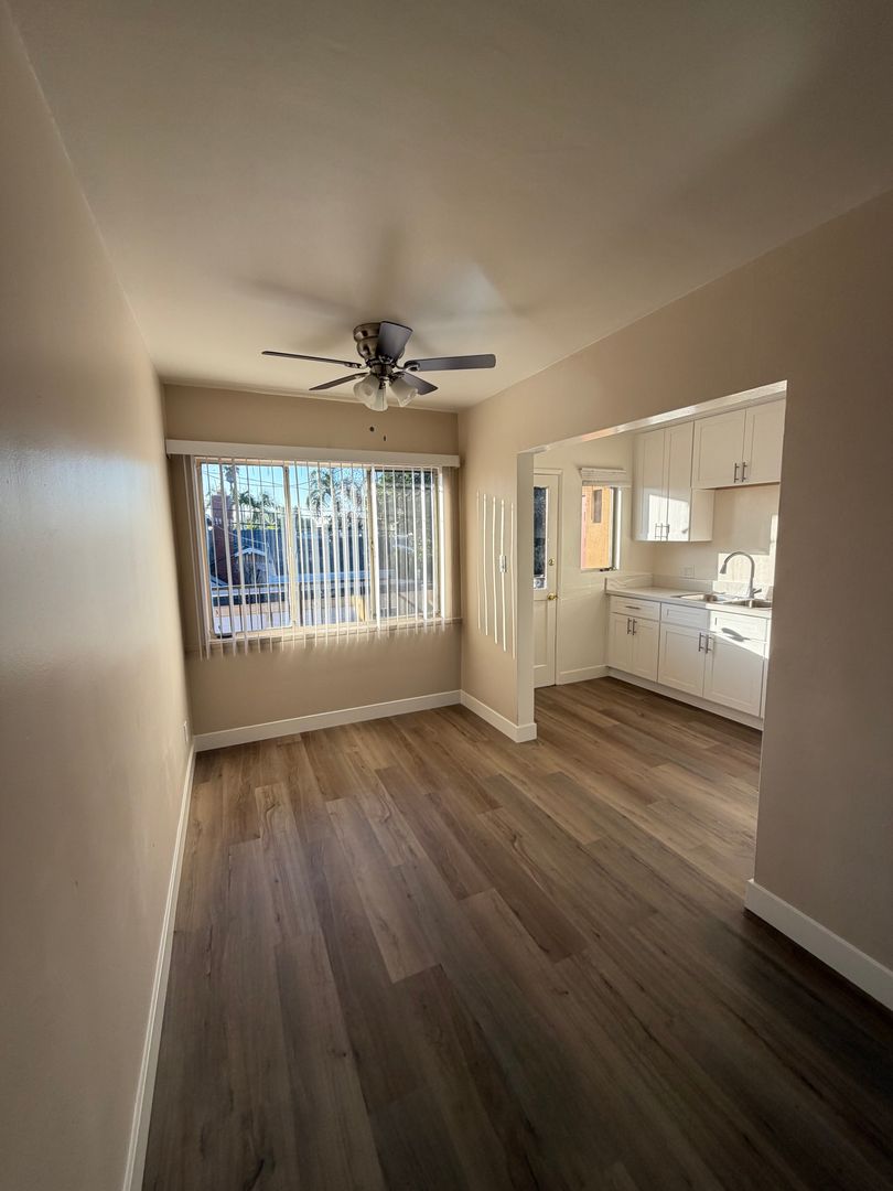 BELLFLOWER Apartment: 14017-14037 WOODRUFF AVE