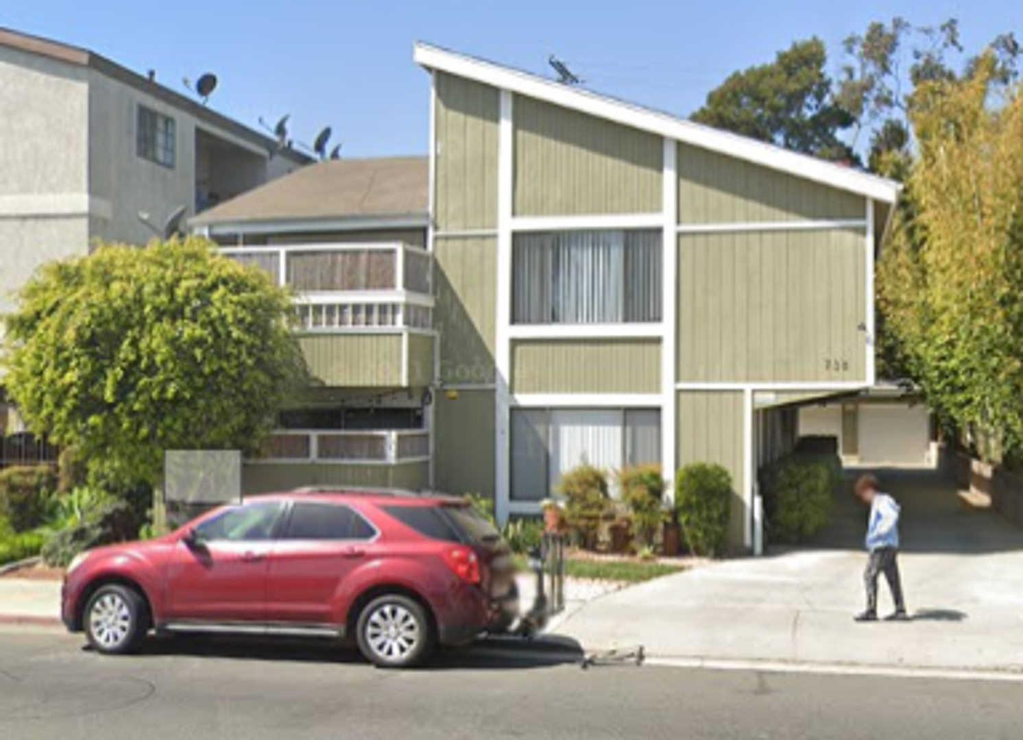 LONG BEACH Apartment: 735 REDONDO AVE