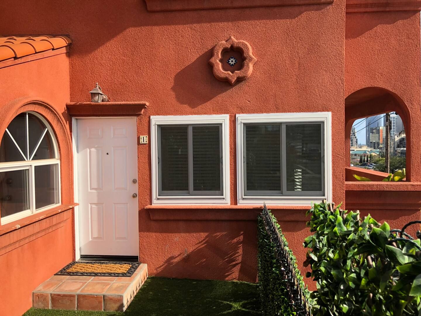 San Diego Apartment: 2055 Albatross St