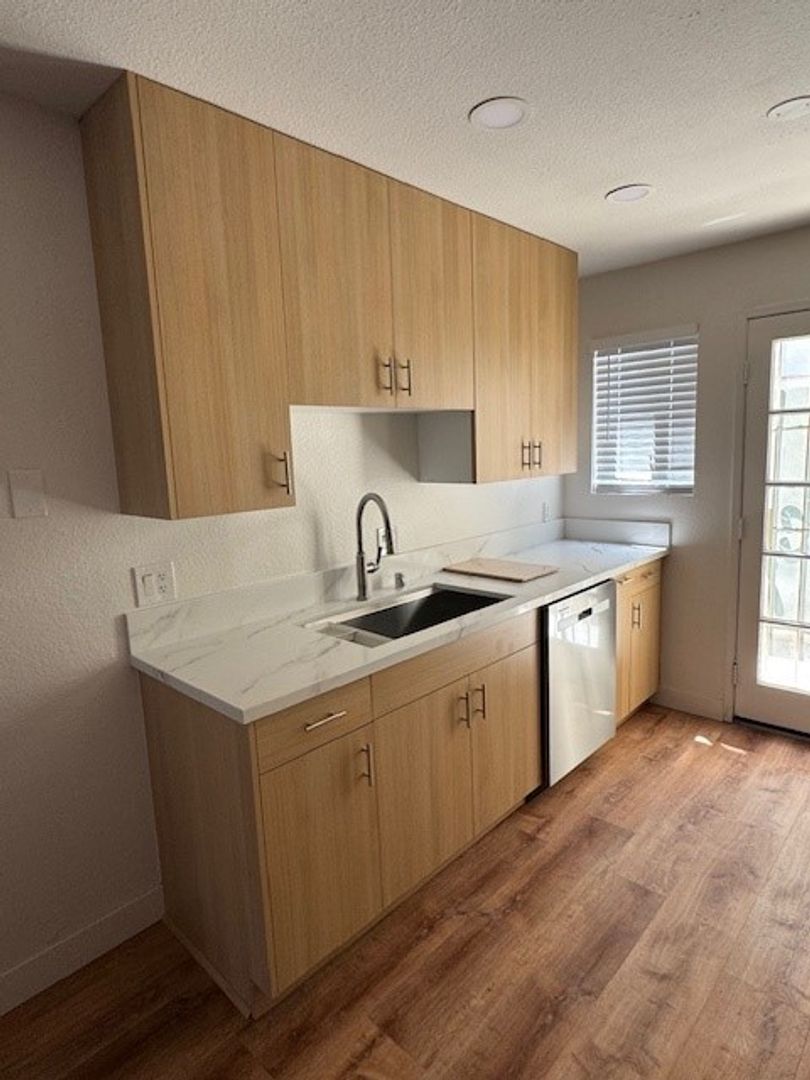 San Diego Apartment: 4360 41st Street