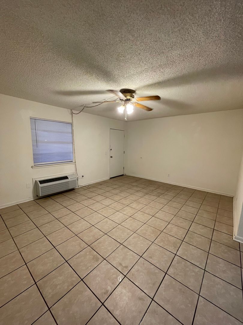 Amarillo Apartment: 5700 Canyon Dr