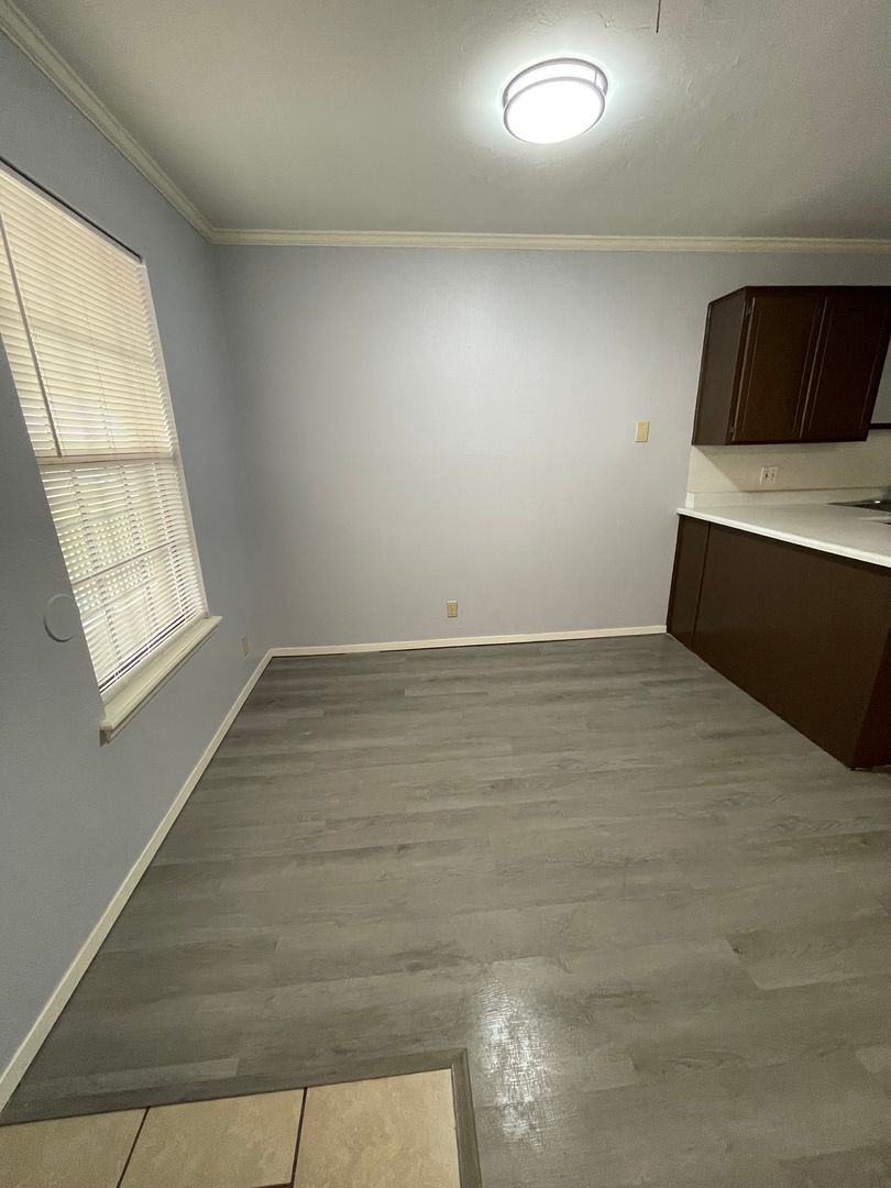 Amarillo Apartment: 6817 Wolflin Avenue-C