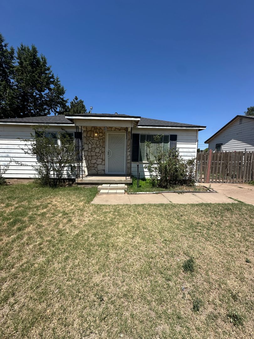 Amarillo House: 908 S. Bivins