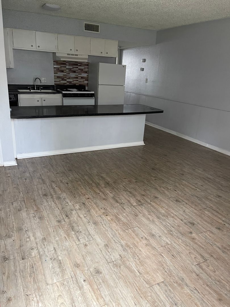 Amarillo Apartment: 4301 SW 51st Avenue