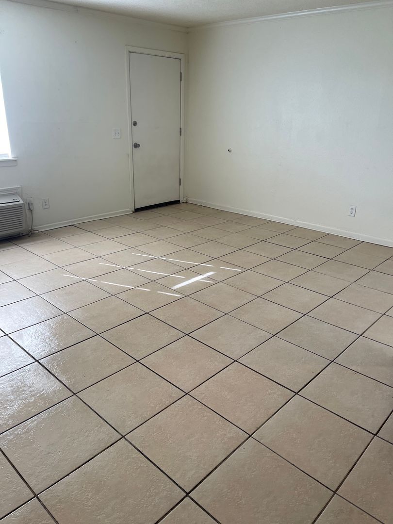 Amarillo Apartment: 5700 Canyon Dr