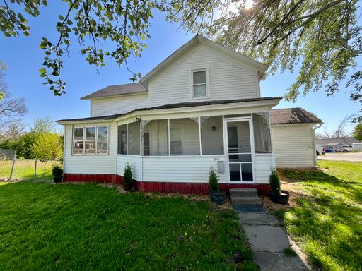 Farmstyle House in the Heart of Tiffin – photo 1