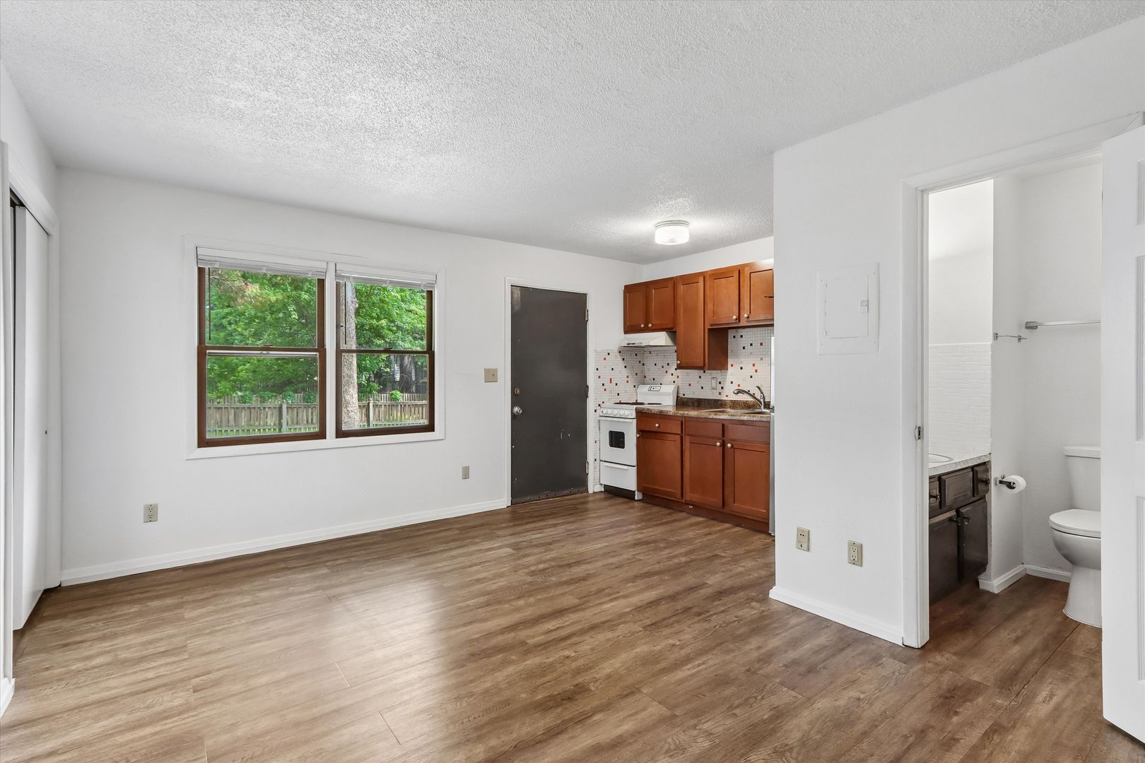 Iowa City Apartment: 516 Church Street