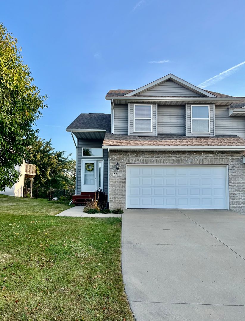 Coralville House: 2263 Holiday Road