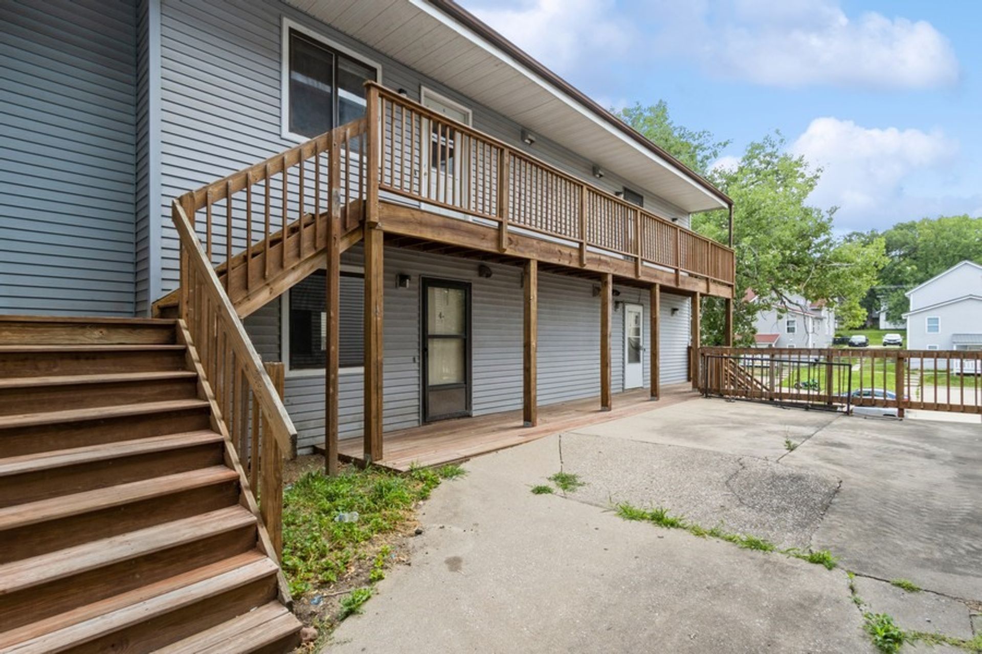 Iowa City Apartment: 434 S. Johnson St