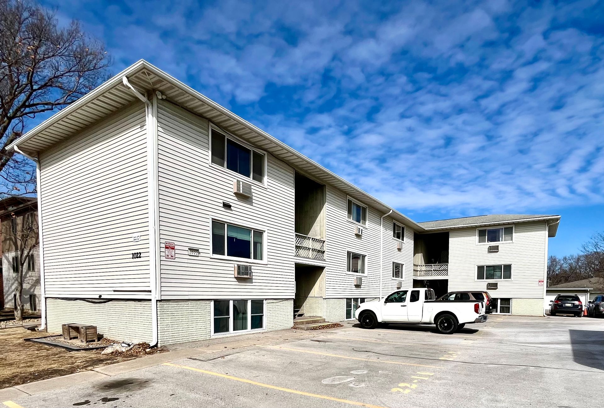 Iowa City Apartment: 1022 Newton Road