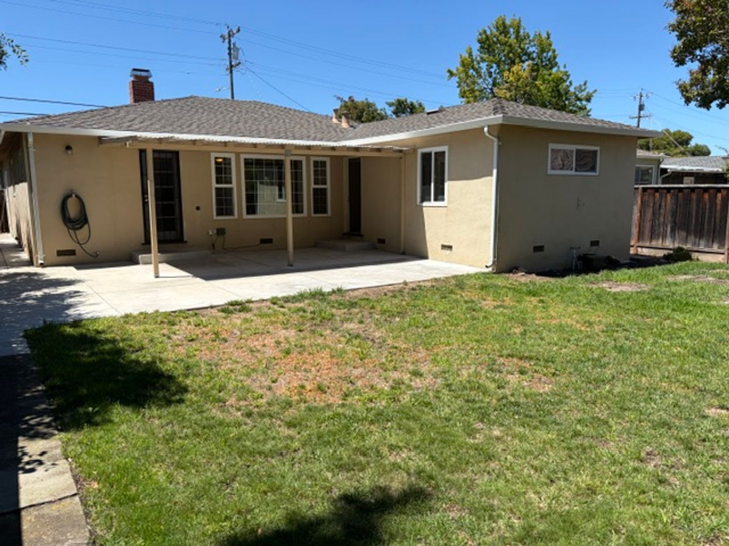Sunnyvale House: 430 S Bayview Ave