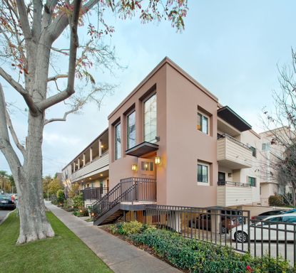 Modern West End 3 Bedroom/2 Bath – photo 1