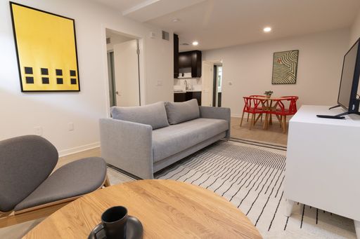 Beautiful remodeled apartment – photo 1