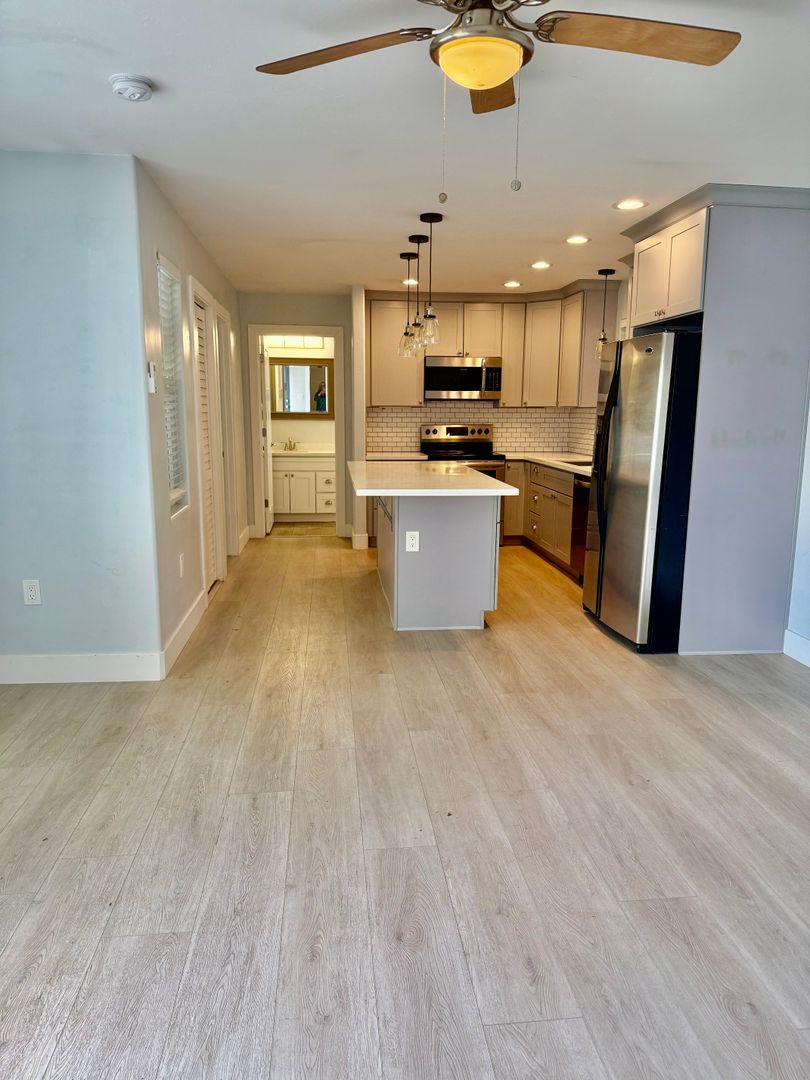 Sacramento House: 2704 21st Ave.