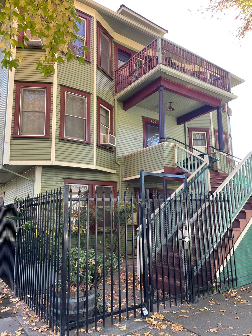 Sacramento Apartment: 401 15th Street