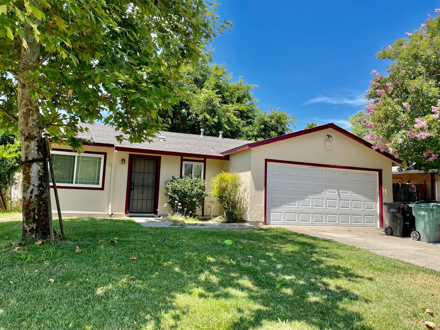 North Highlands House: 7361 Washburn Way