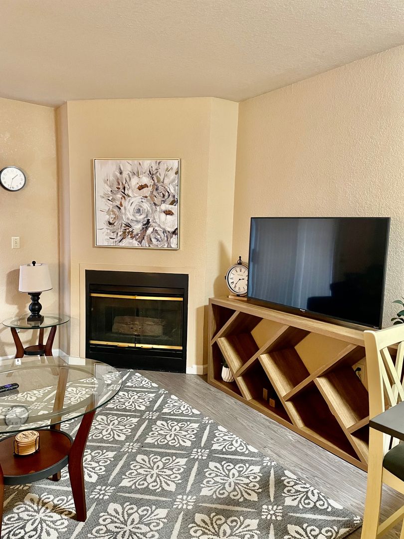 Carmichael Apartment: 3930 Hollister Ave.