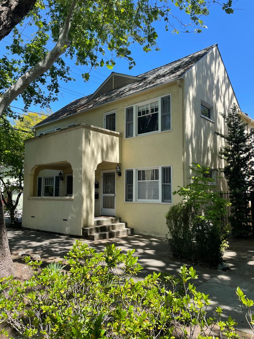 Sacramento Apartment: 717 24th Street